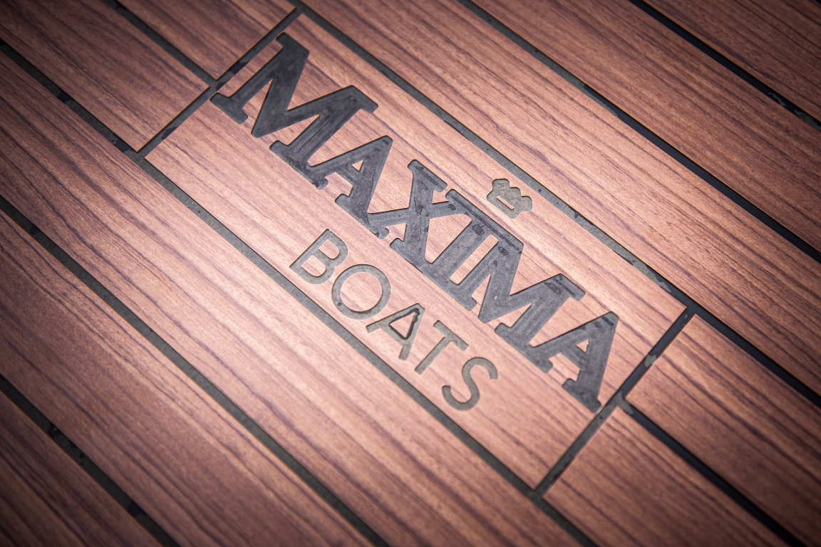 Maxima Boats 730