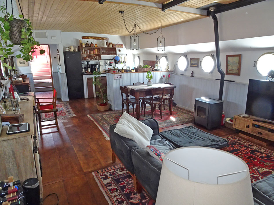 Spits Varend Woonschip 30.53 met UBC