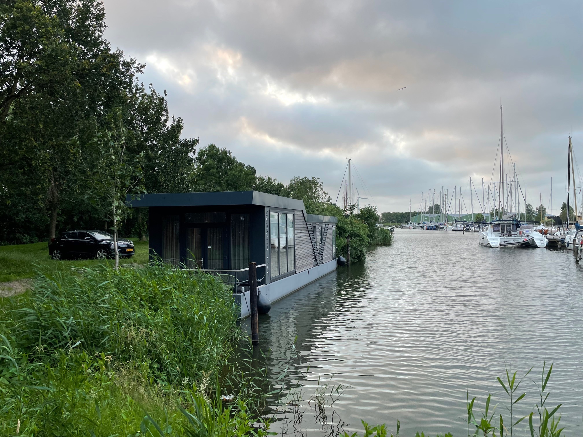 Aquavive Houseboat 1500 Met Vaste Overneembare Ligplaats In Warns