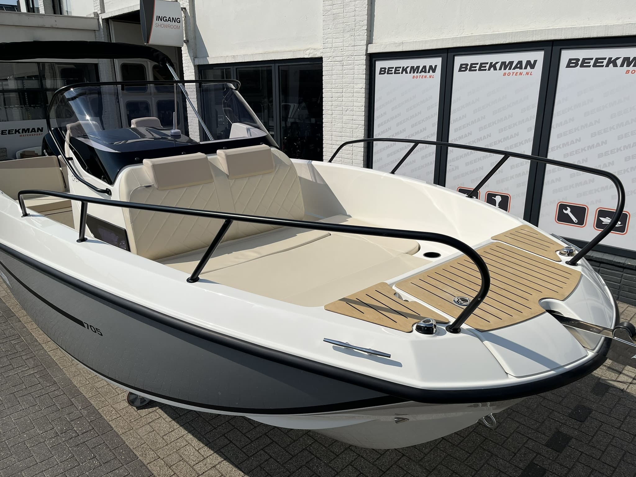 Quicksilver 705 Open