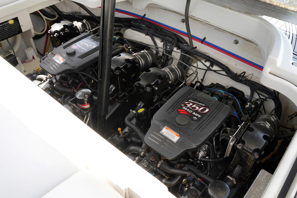 Crownline 315 SCR