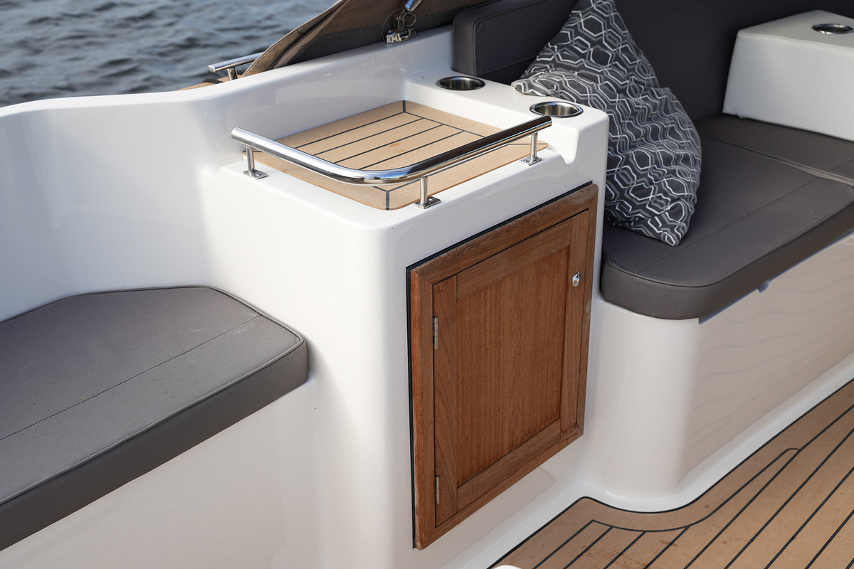 Interboat Intender 780