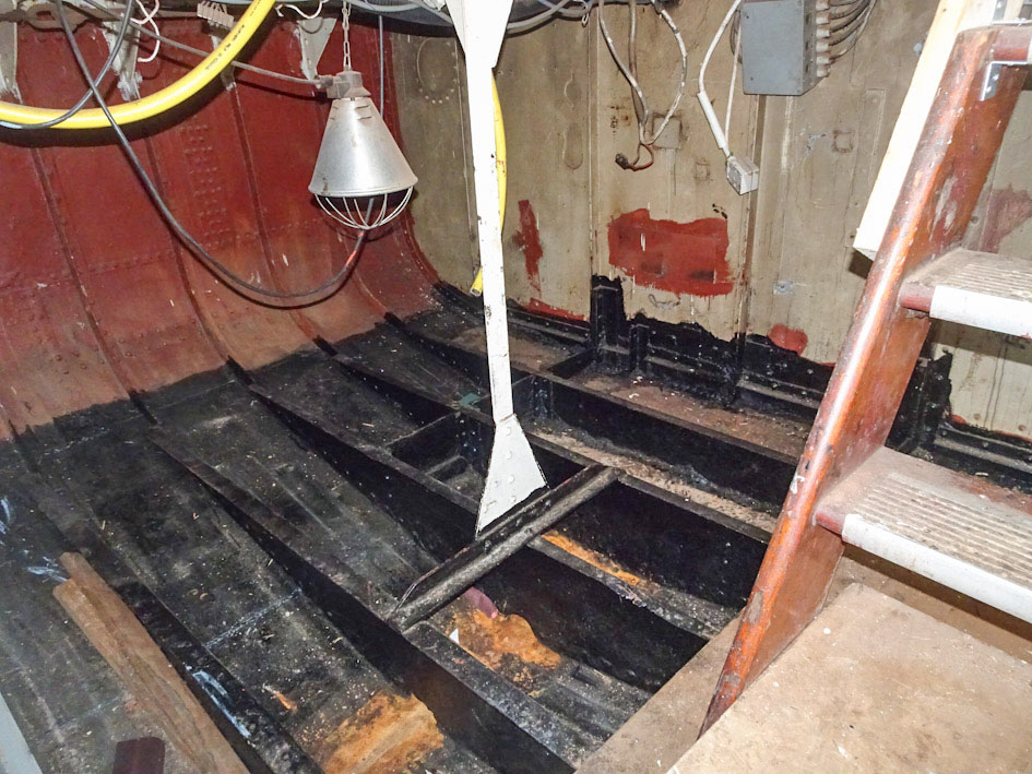 Dockyard 13, Motor tender