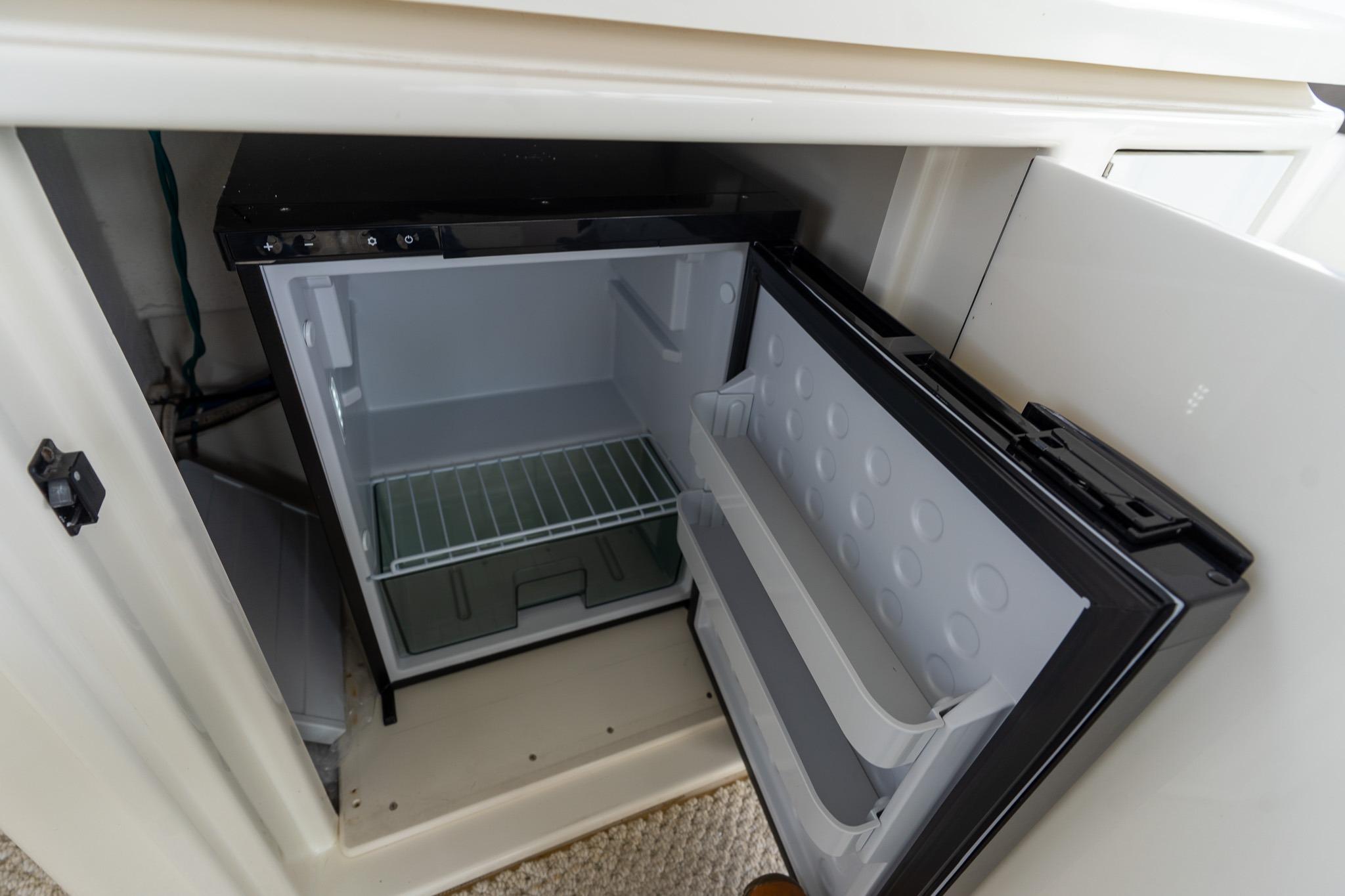 Cruisers Yachts 415 Express Motoryacht