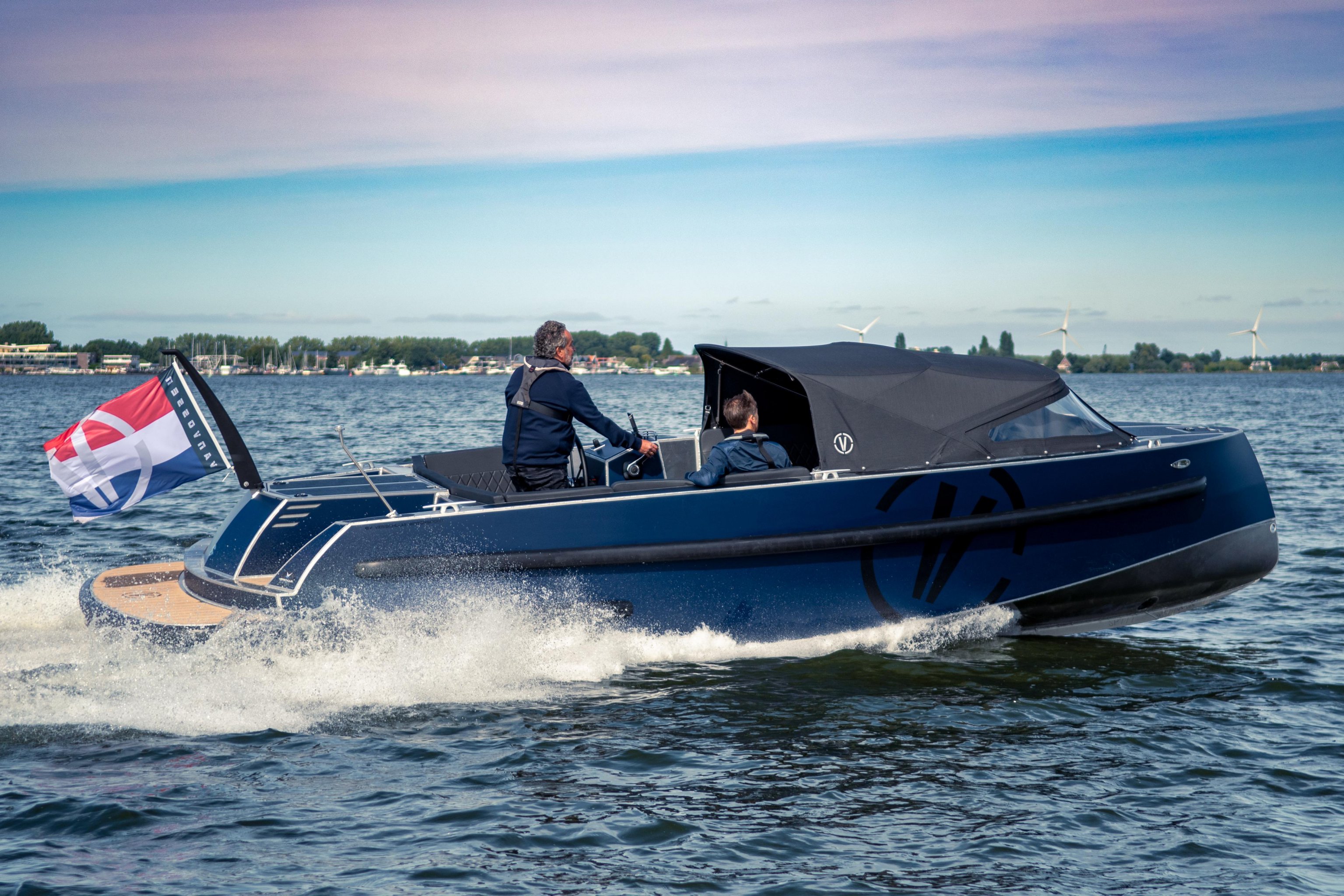 Van Vossen 777 Tender Sport DE GROOTSTE SLOEPENSHOWROOM VAN NEDERLAND