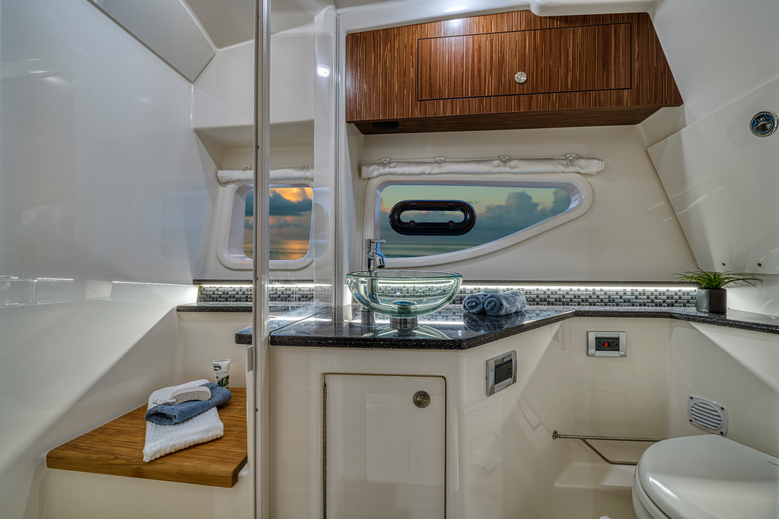 Sea Ray Sundancer 370