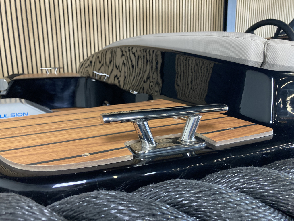 Amigo 485 S Black Edition + Navy 3.0 fluistersloep