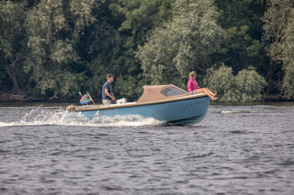 Corsiva 595 tender DE GROOTSTE SLOEPENSHOWROOM VAN NEDERLAND