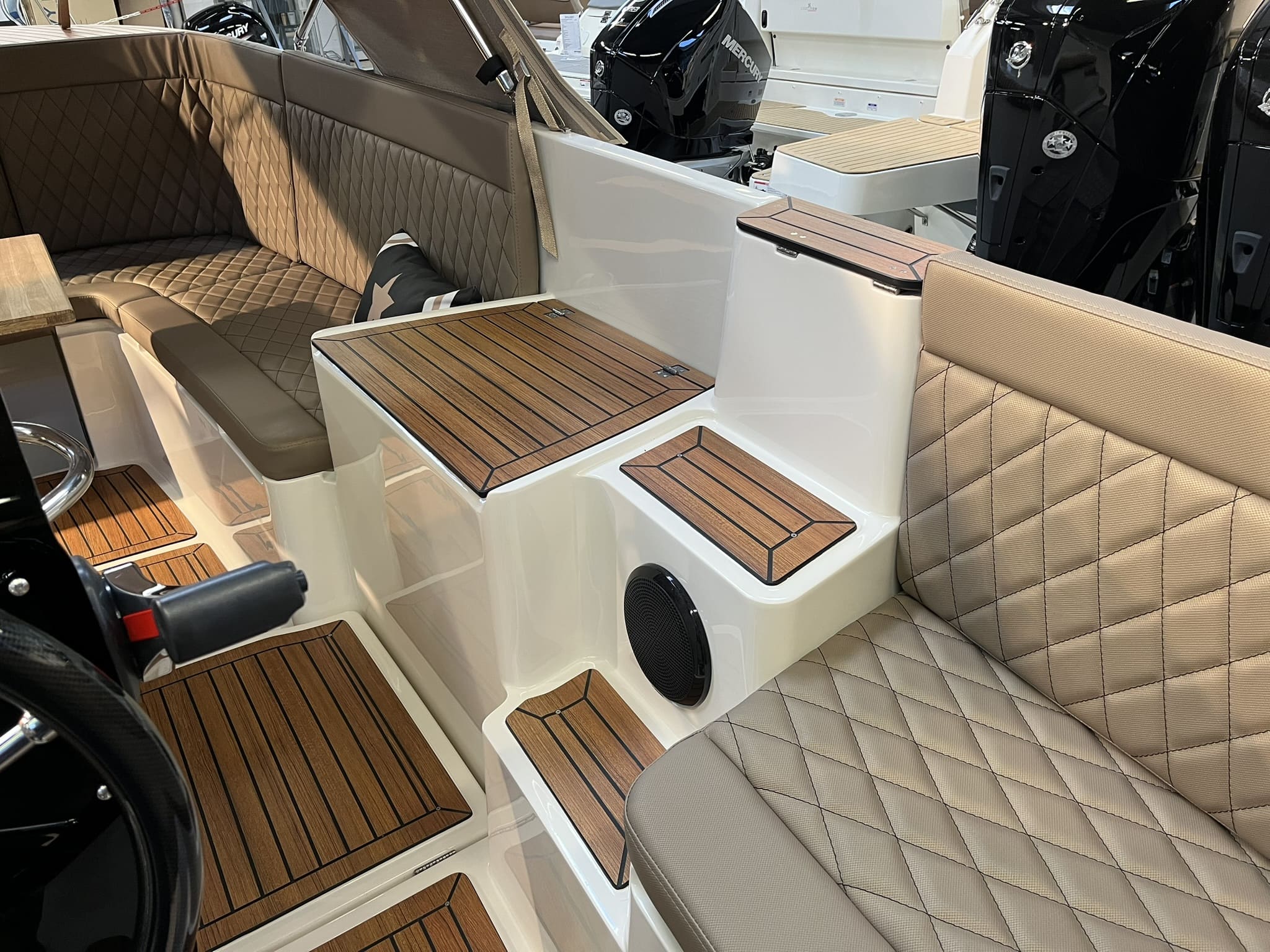 Oud-huijzer 740 Tender