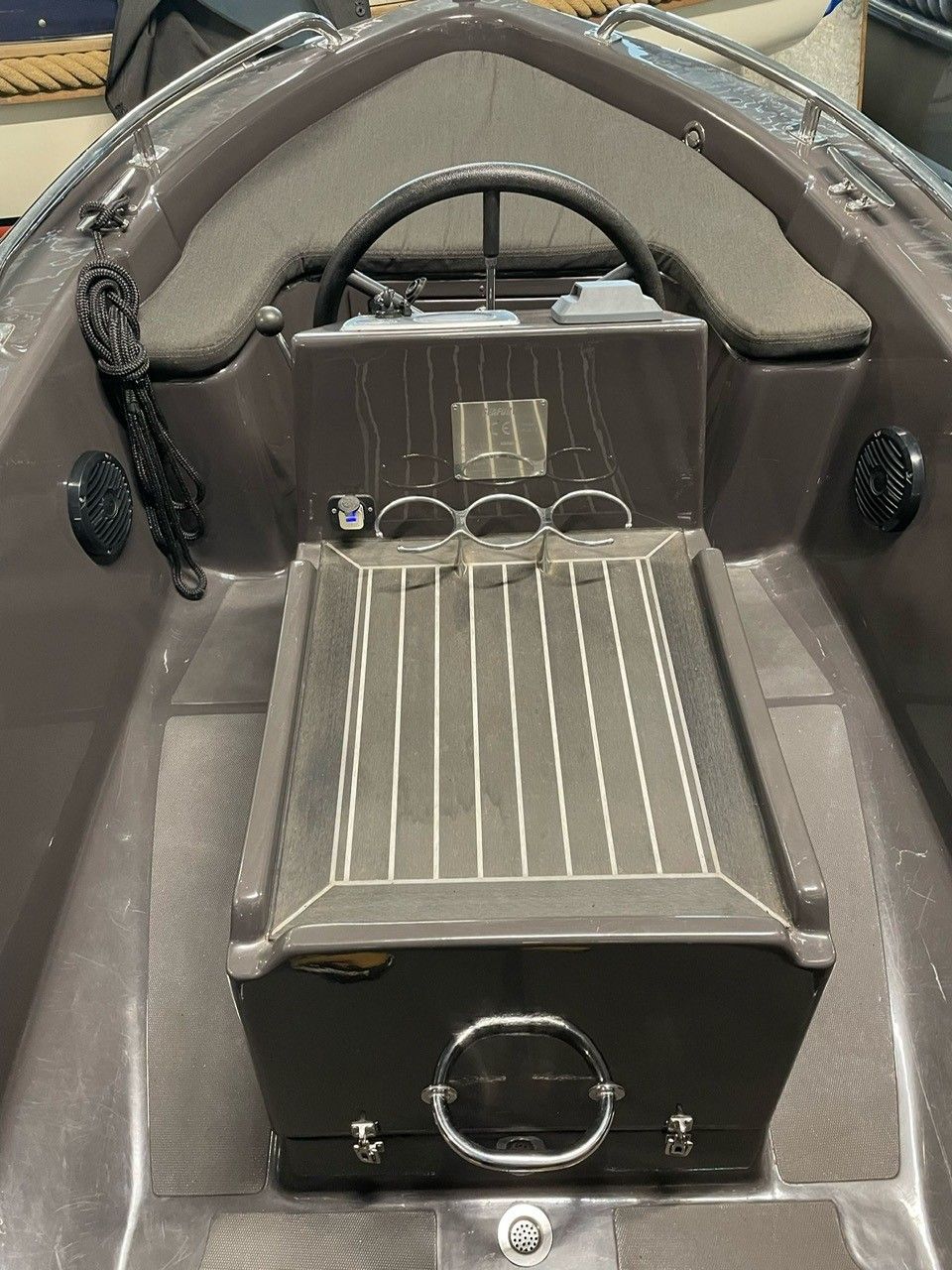 Seafury 490