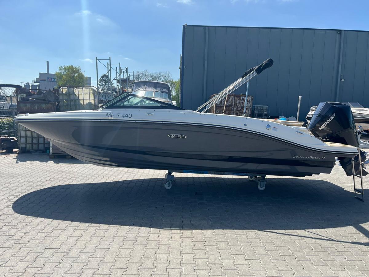 Sea Ray 210 SPX Outboard