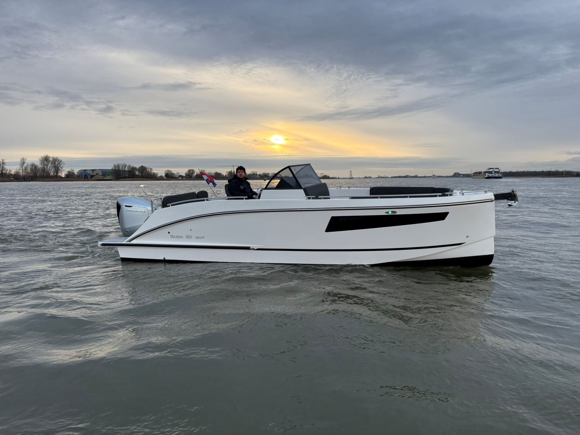 Maxima Boats 800 sport met een Honda 250 pk