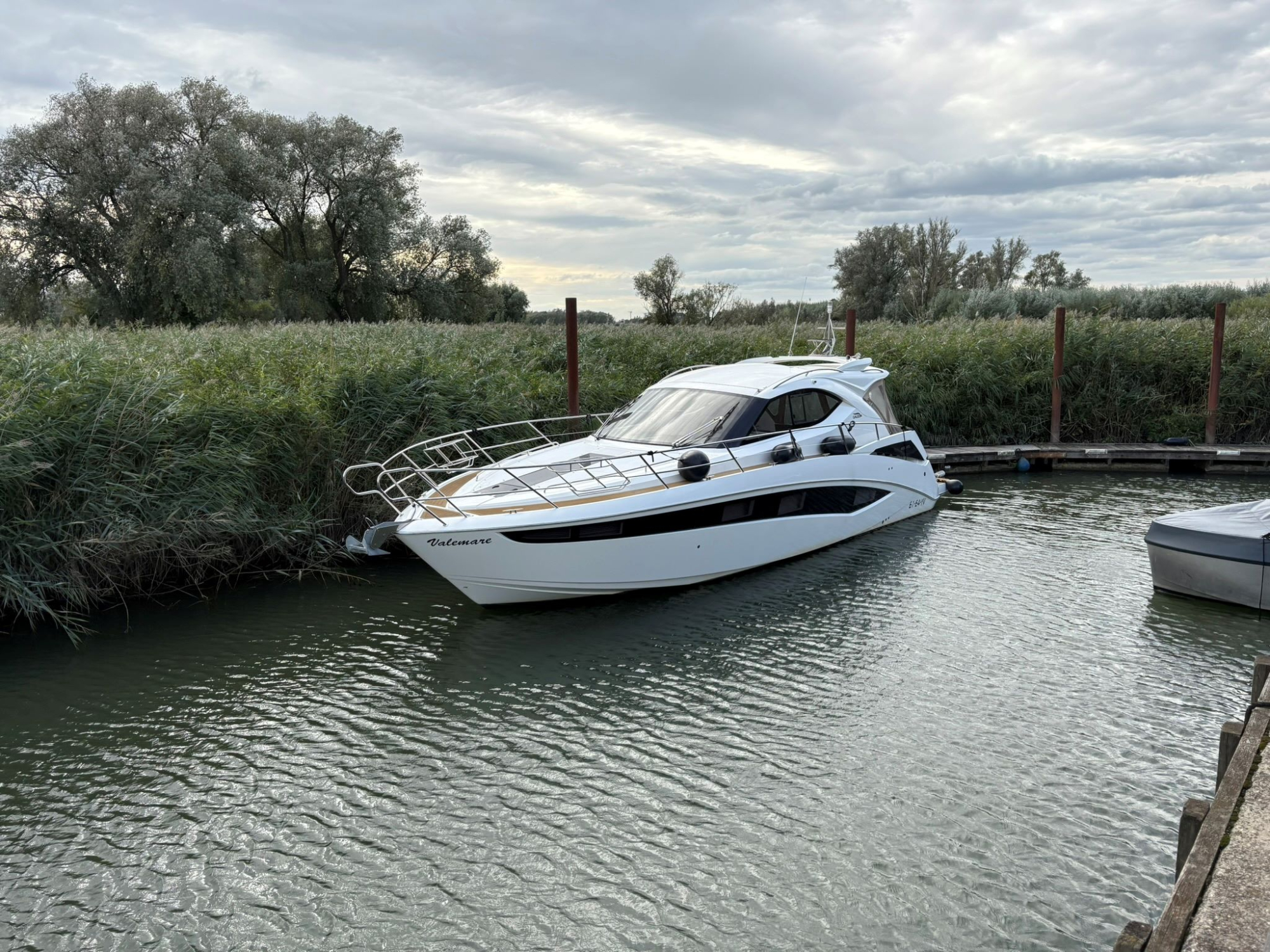 Galeon Yachts Galeon 405 HTL met 2x Volvo Penta D4 260 pk