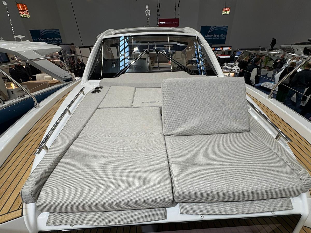 Jeanneau DB43