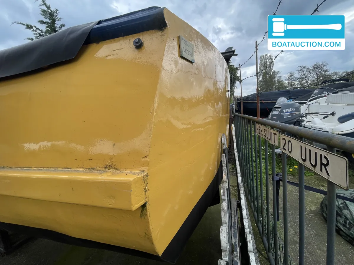 Motorboat 800