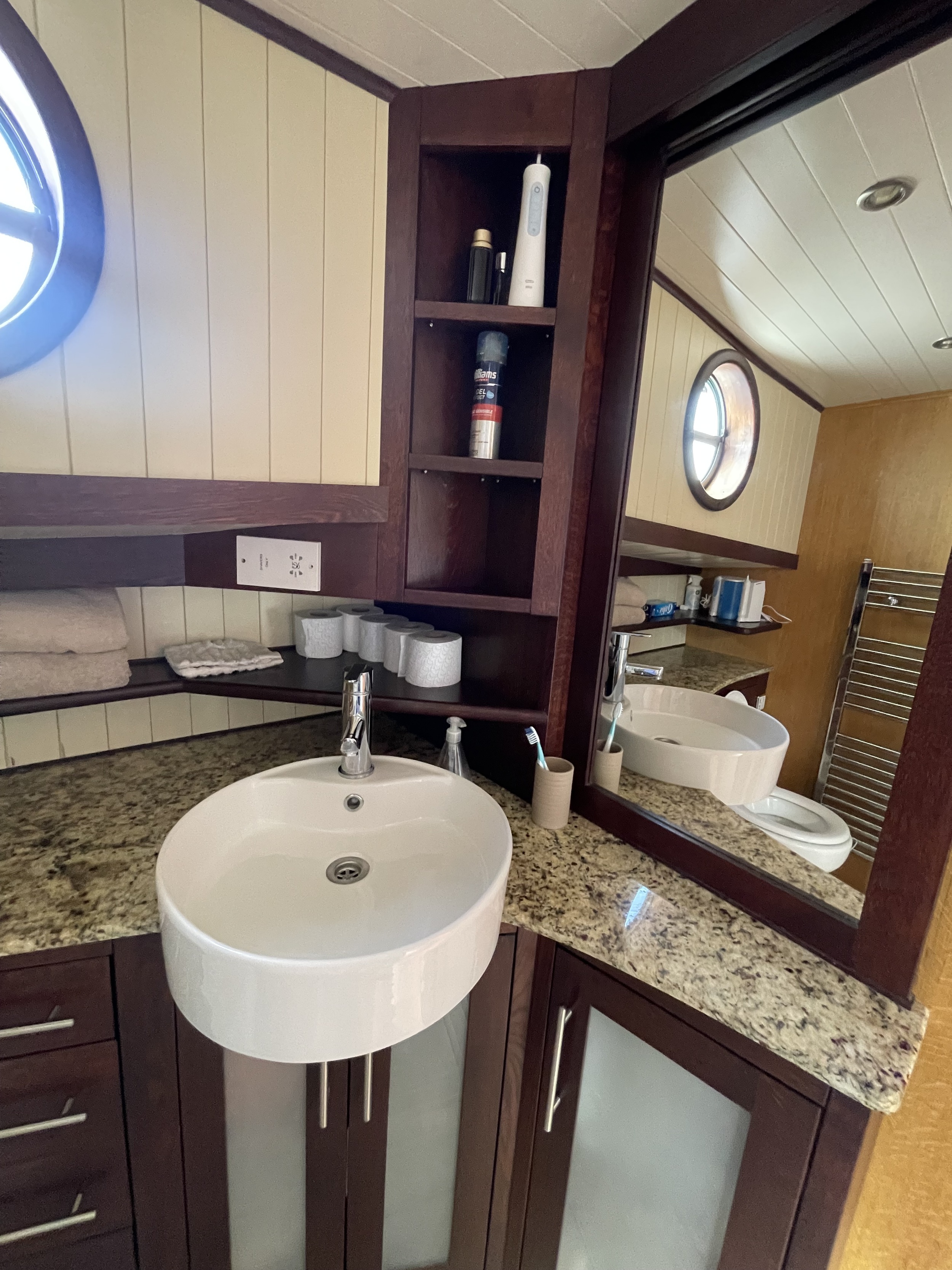 Aqualine Voyager 65 Ft