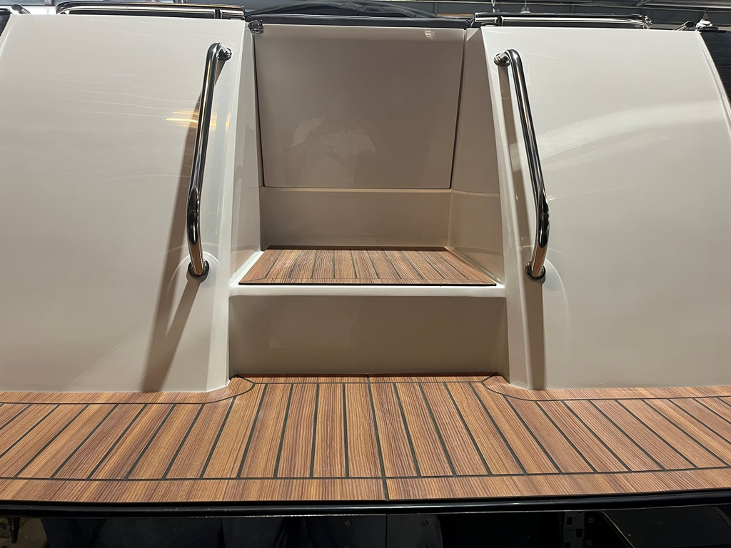 Maxima Boats Aanbieding -  730I met Vetus 42 pk Diesel in donkergrijs op voorraad!