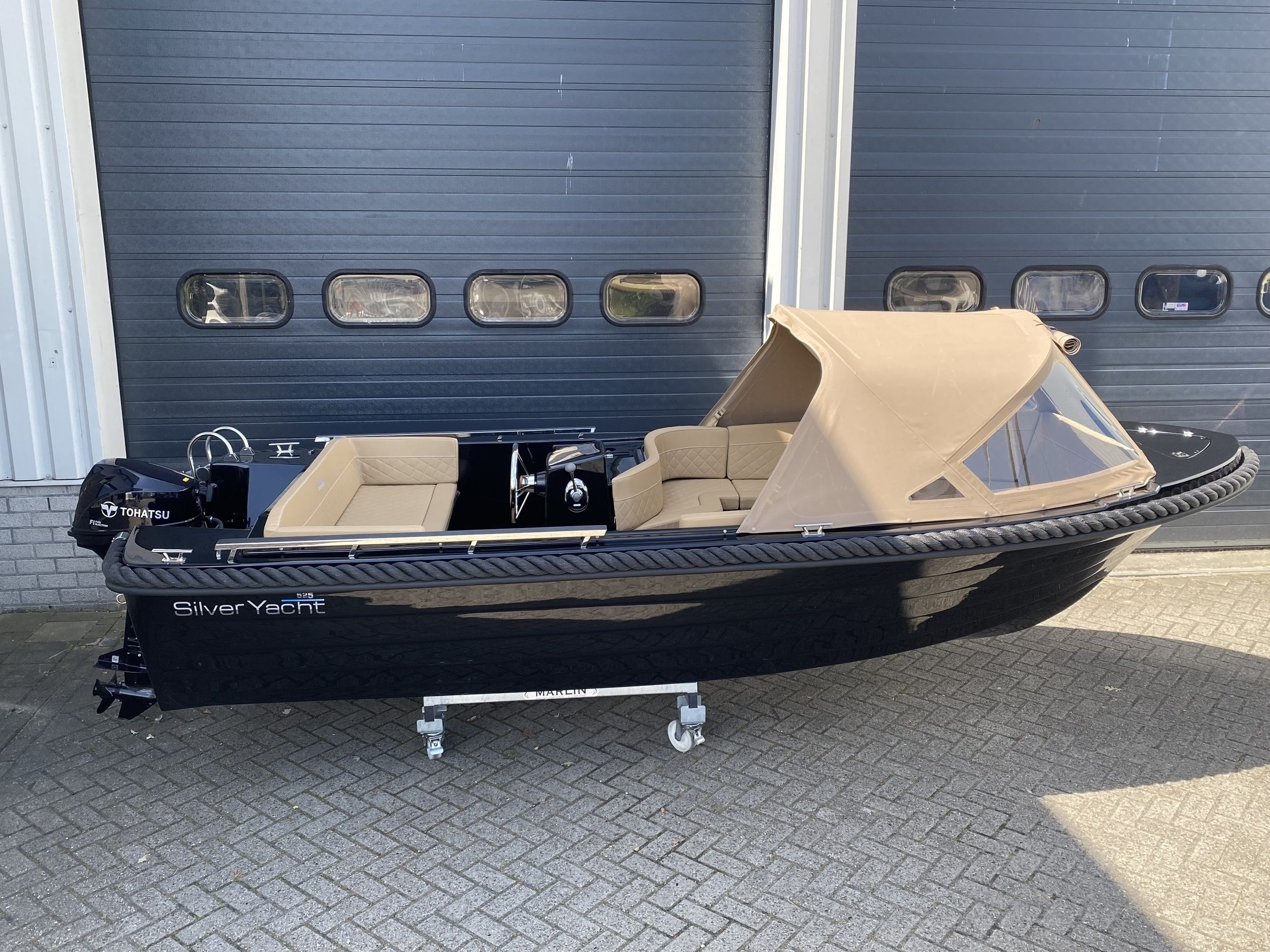 Silver Yacht Silver 525