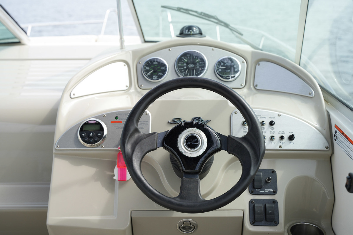 Sea Ray 255 Sundancer