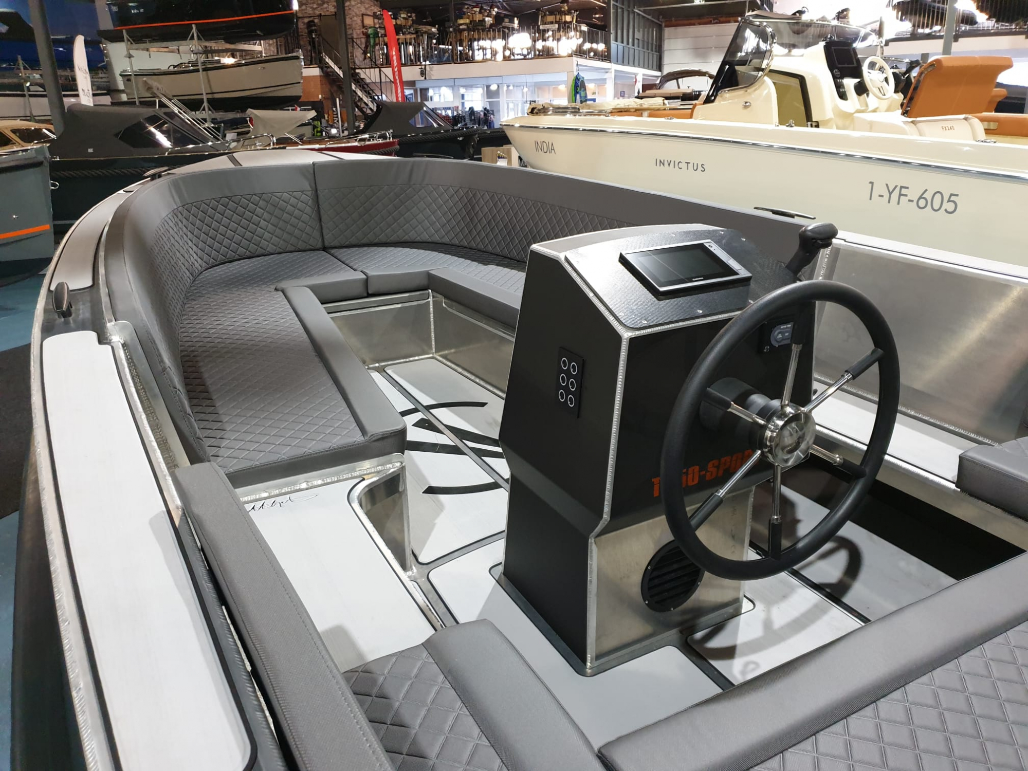 Van Vossen VanVossen Tender 650 sport R met Mercury 225 pk V6! Demomodel