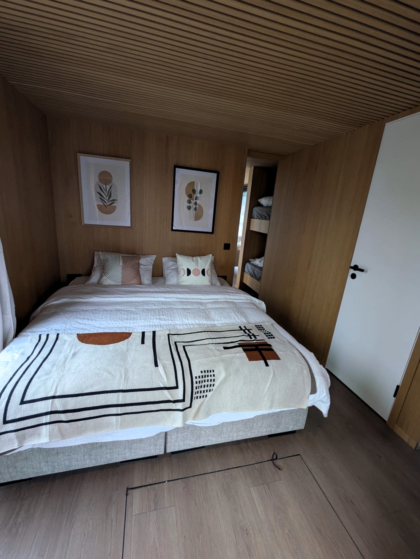 Surla 12 Houseboat Terherne (koop)ligplaats Beschikbaar