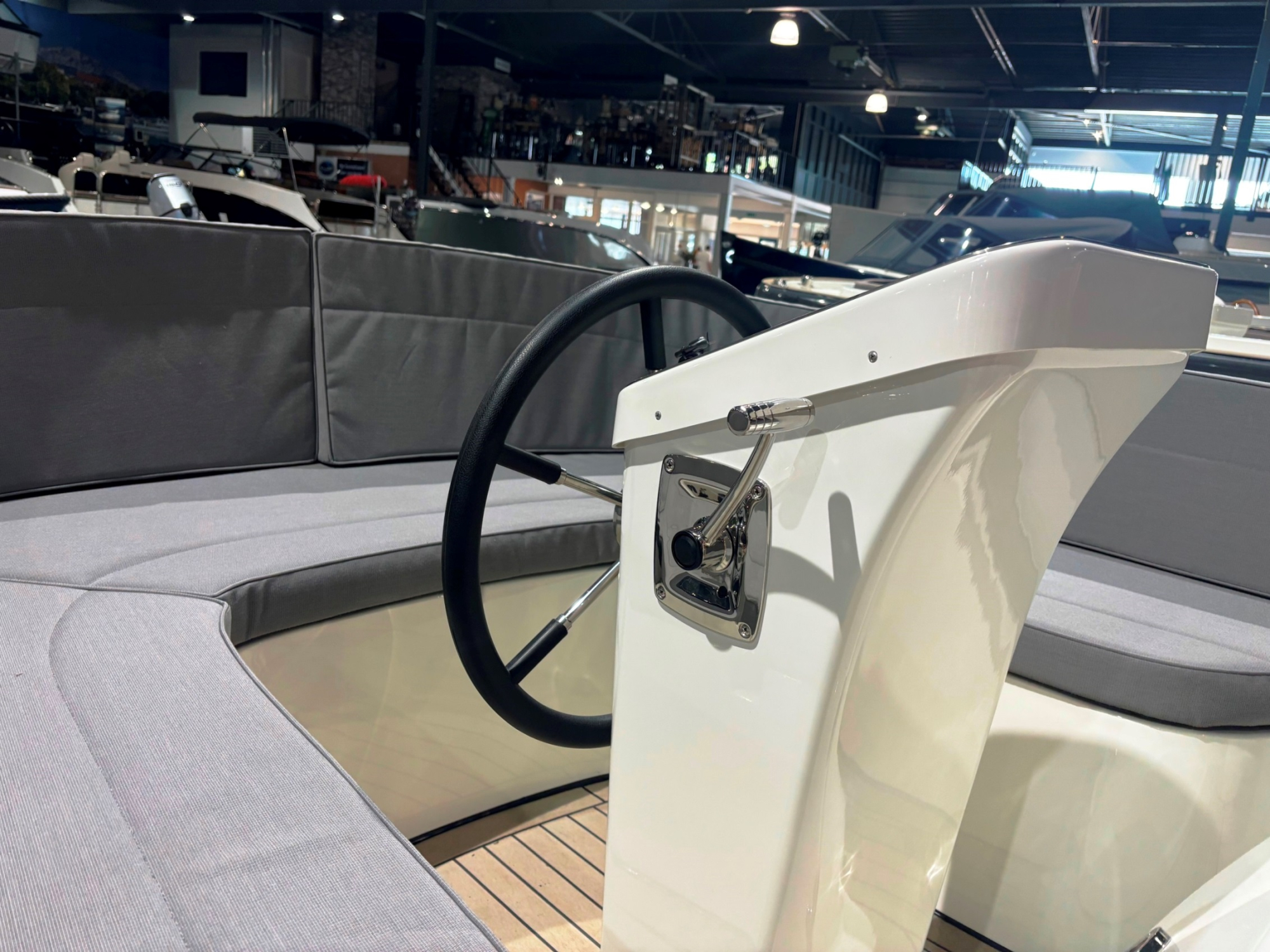 Antaris Fifty5 met vetus 27 pk - op voorraad