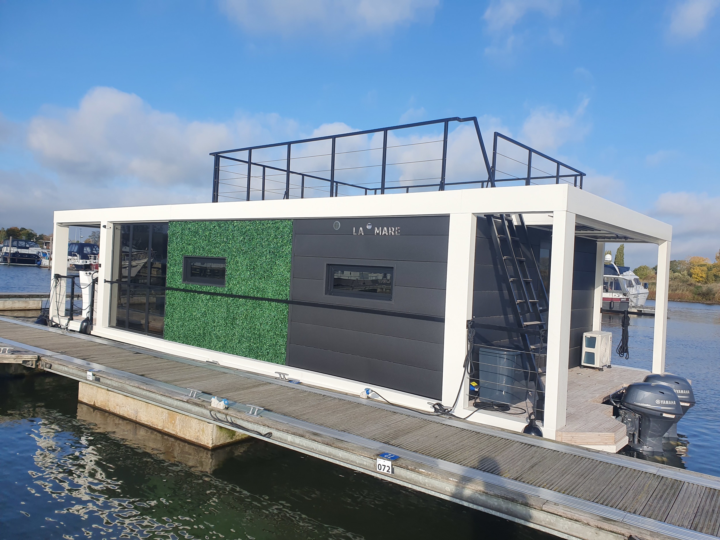 La Mare Houseboat Modern 12 ProLine