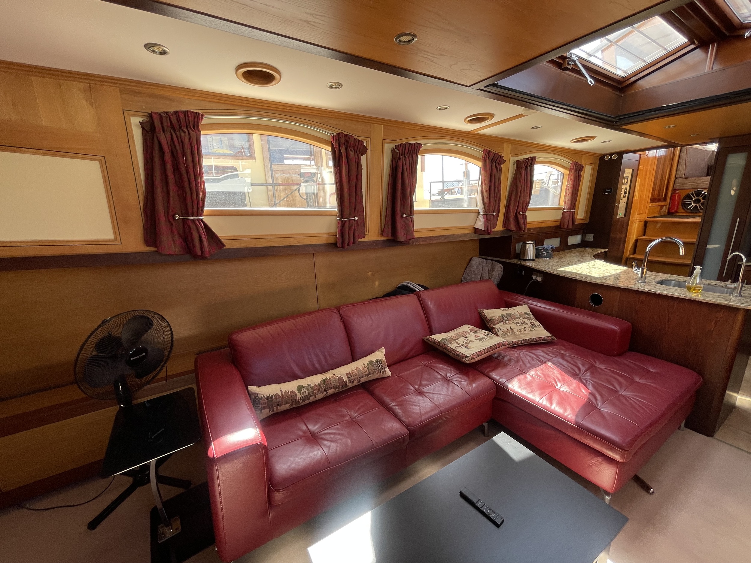 Aqualine Voyager 65 Ft