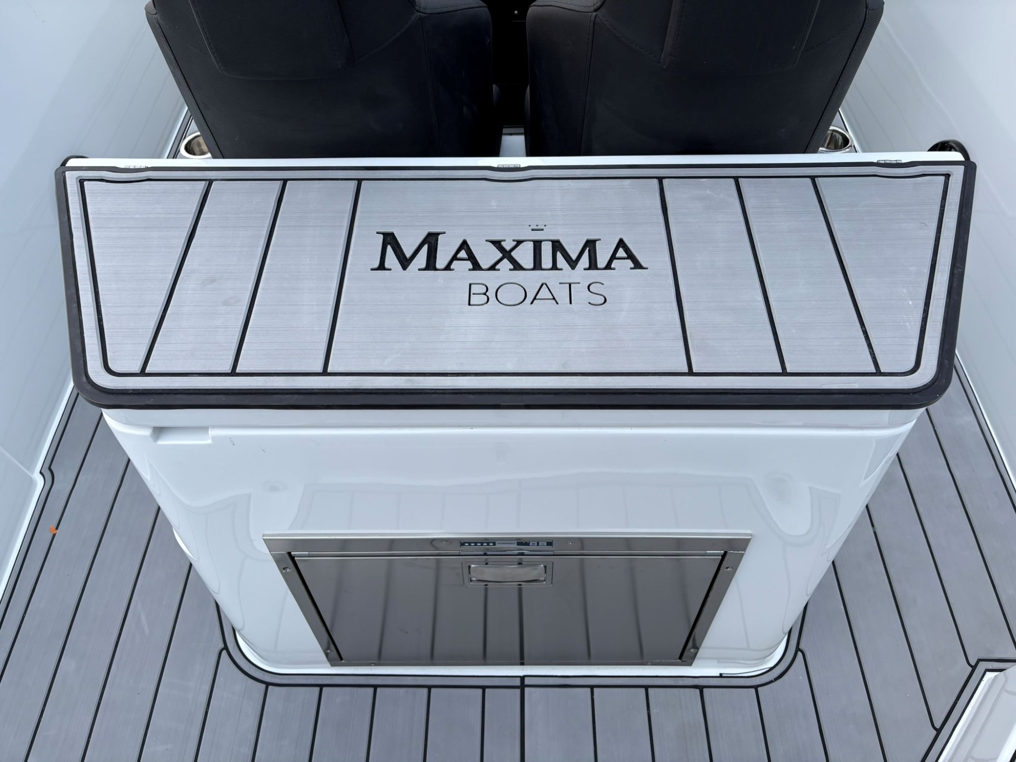 Maxima Boats 800 sport met een Honda 250 pk