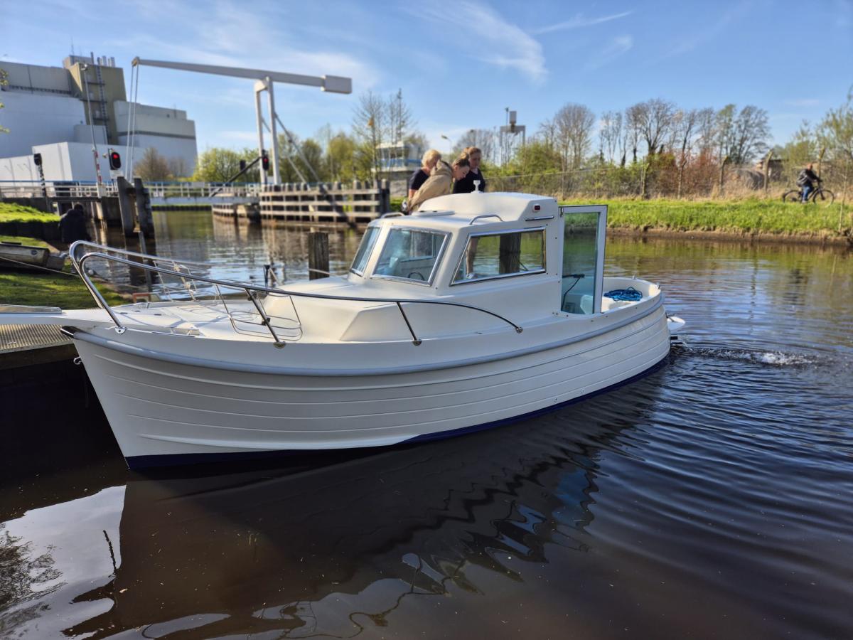 Blue Star Retro Cabin 22 Fisherboat