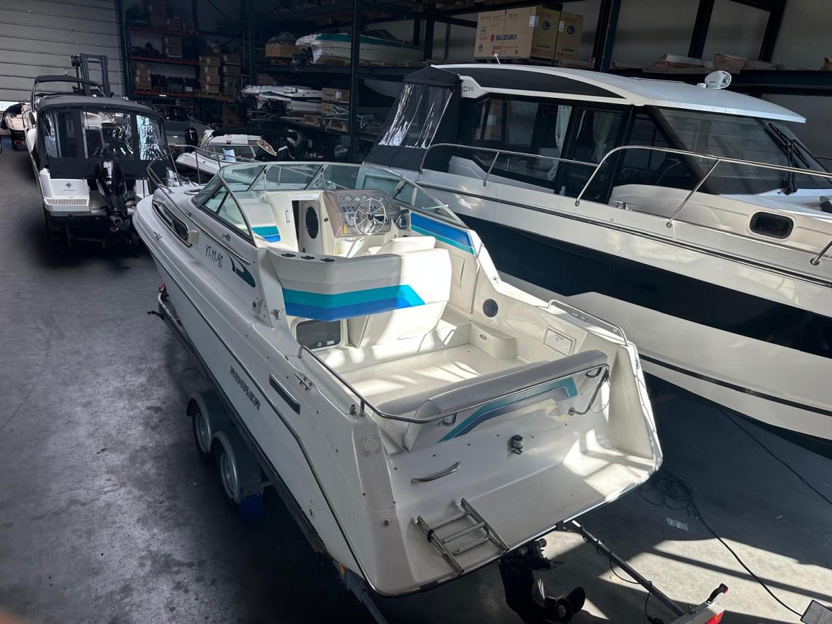 Rinker 260 FIESTA FEE