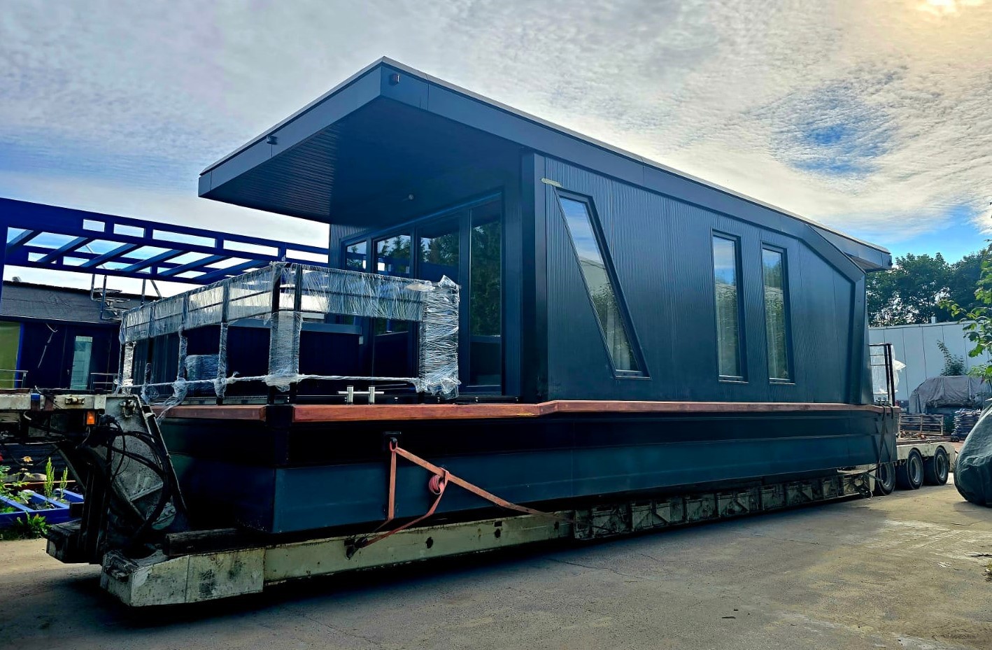 Solstar Houseboat Basic 11-4,2