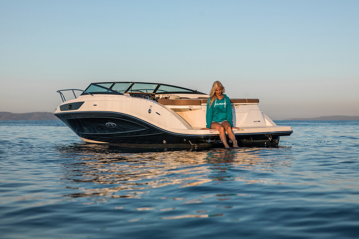 Sea Ray Sun Sport 230