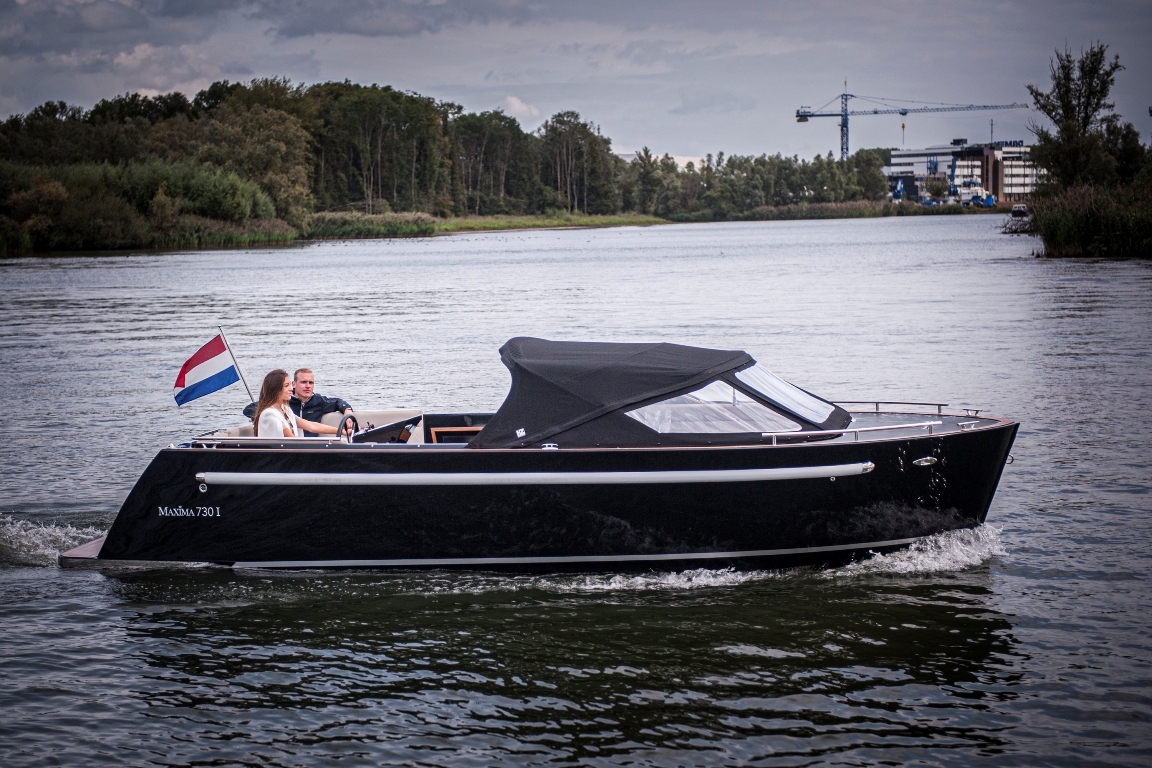 Maxima Boats 730i