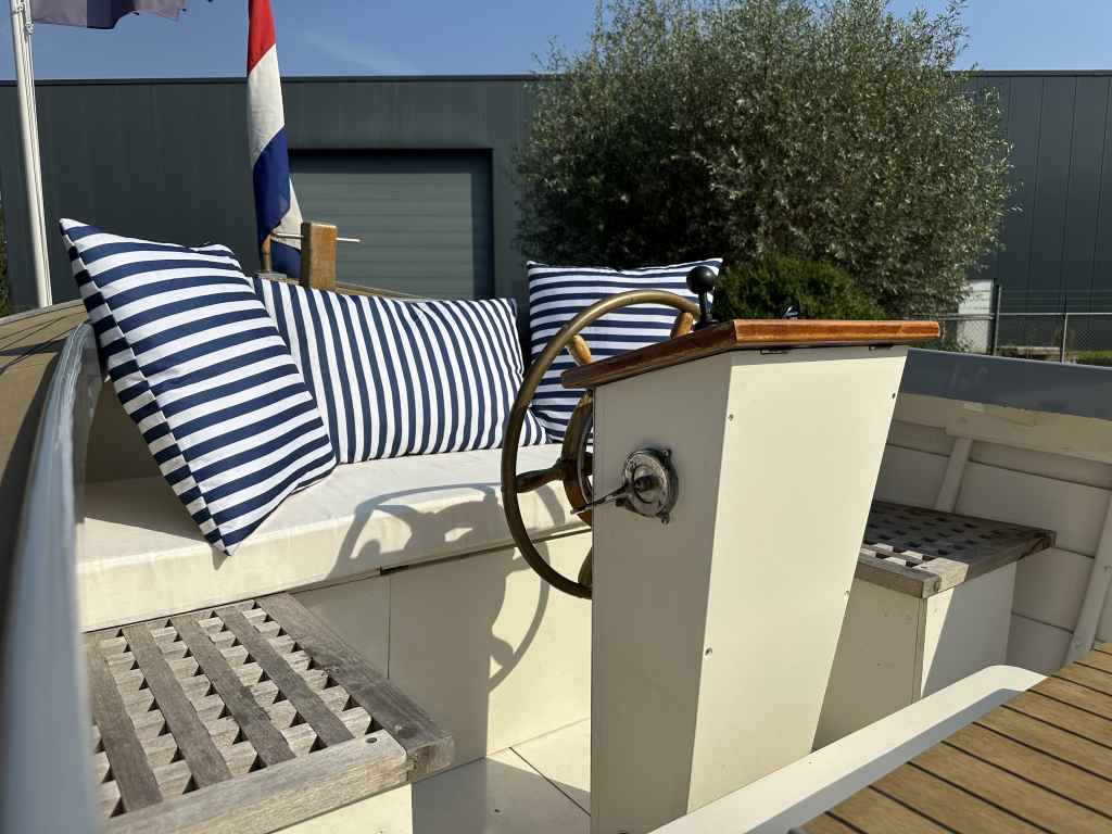 Reddingssloep 695 Electric