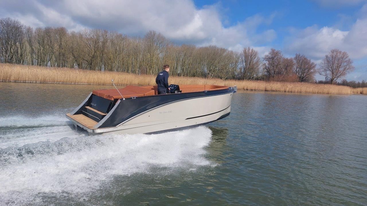 Maxima 640
