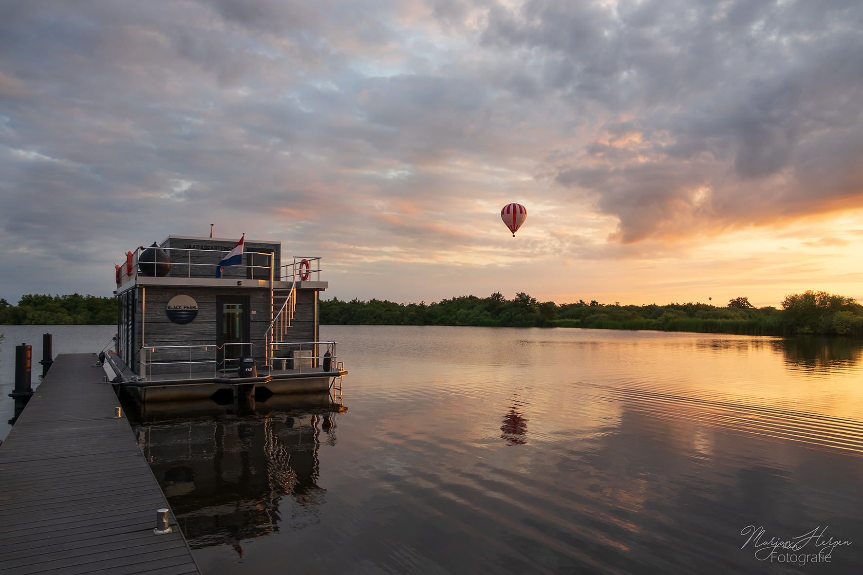 VaarAppartement 'Black Pearl' Houseboat - Panoramahut