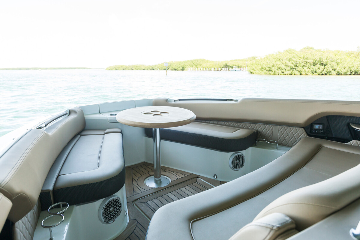 Sea Ray SLX 400 Outboard