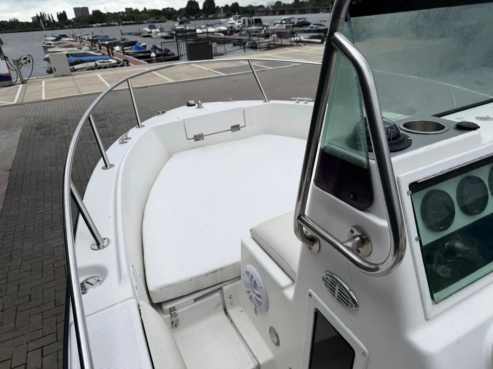 Robalo 1820 Center Console