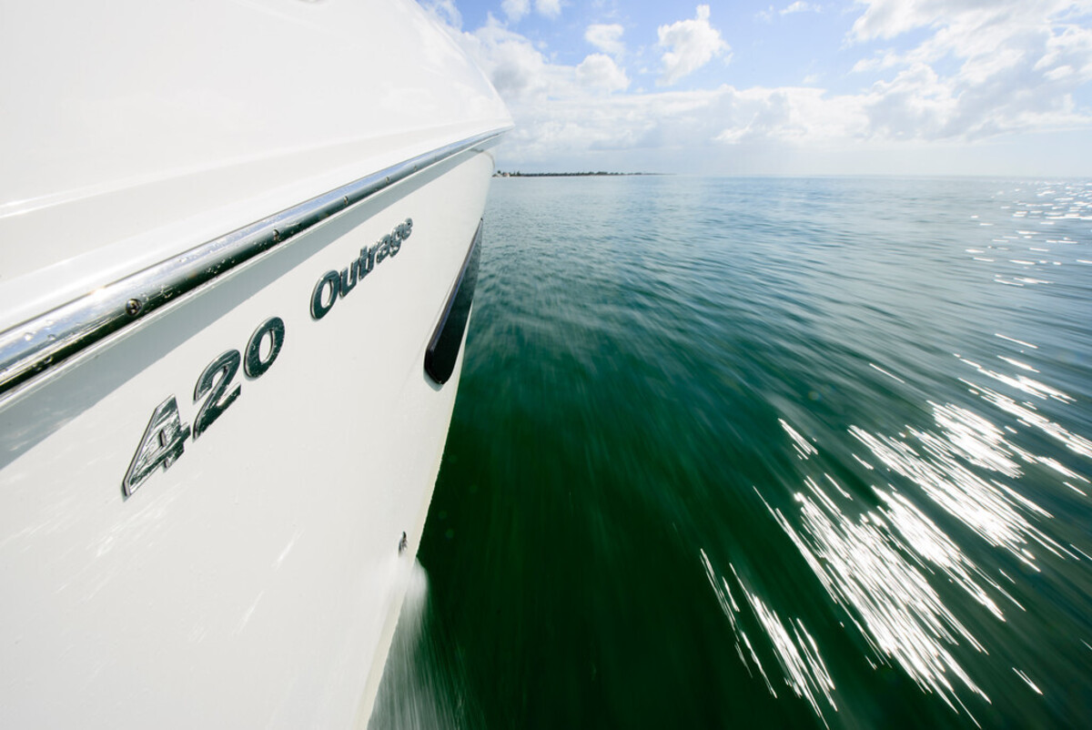 Boston Whaler 420 Outrage