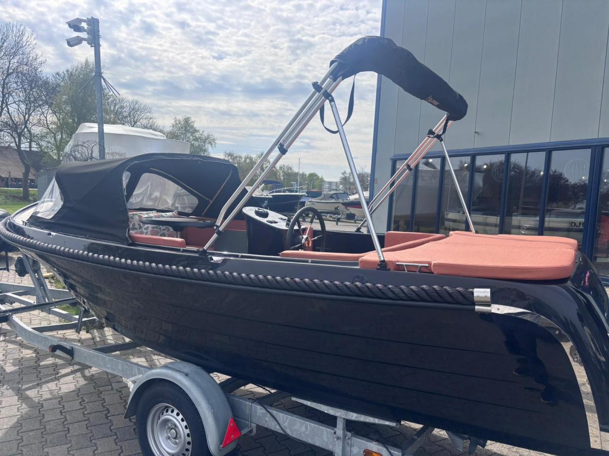 Maassloep 590 Tender