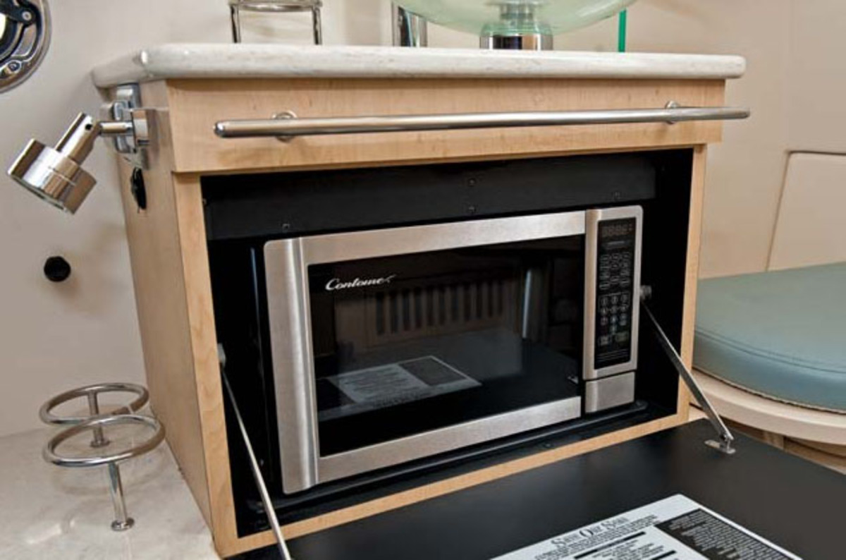 Boston Whaler 380 Outrage