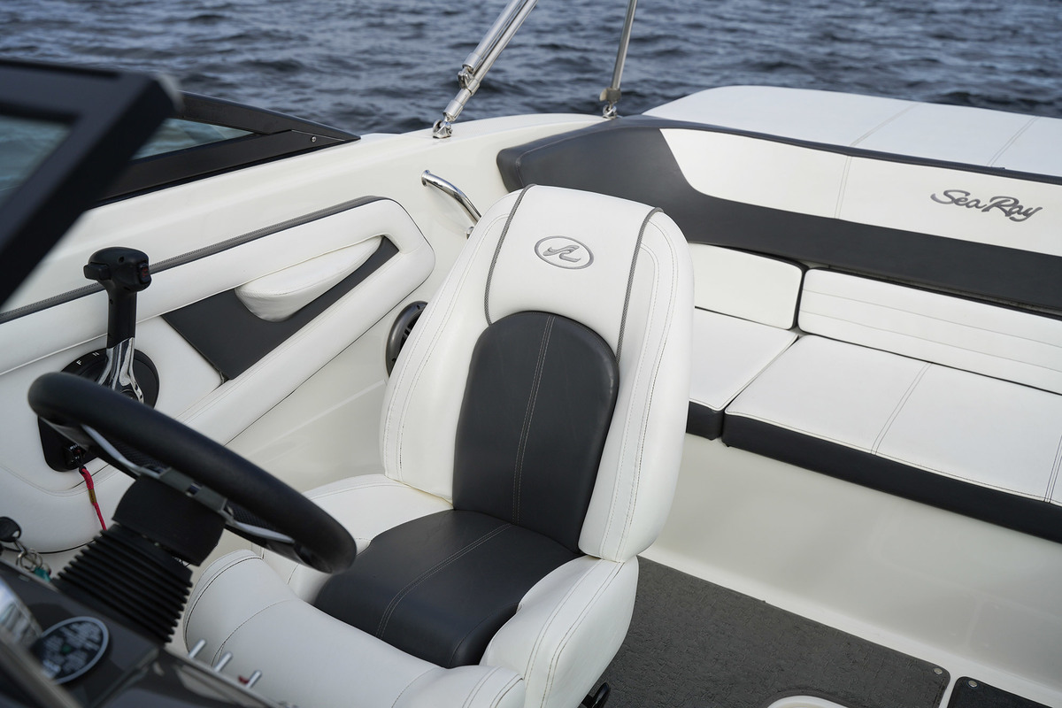 Sea Ray 19 SPX