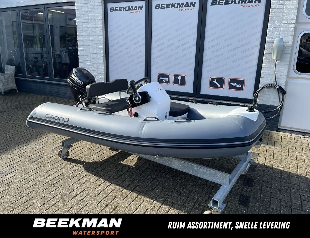 Grand Silver Line 330 de Luxe hoofdfoto: 1