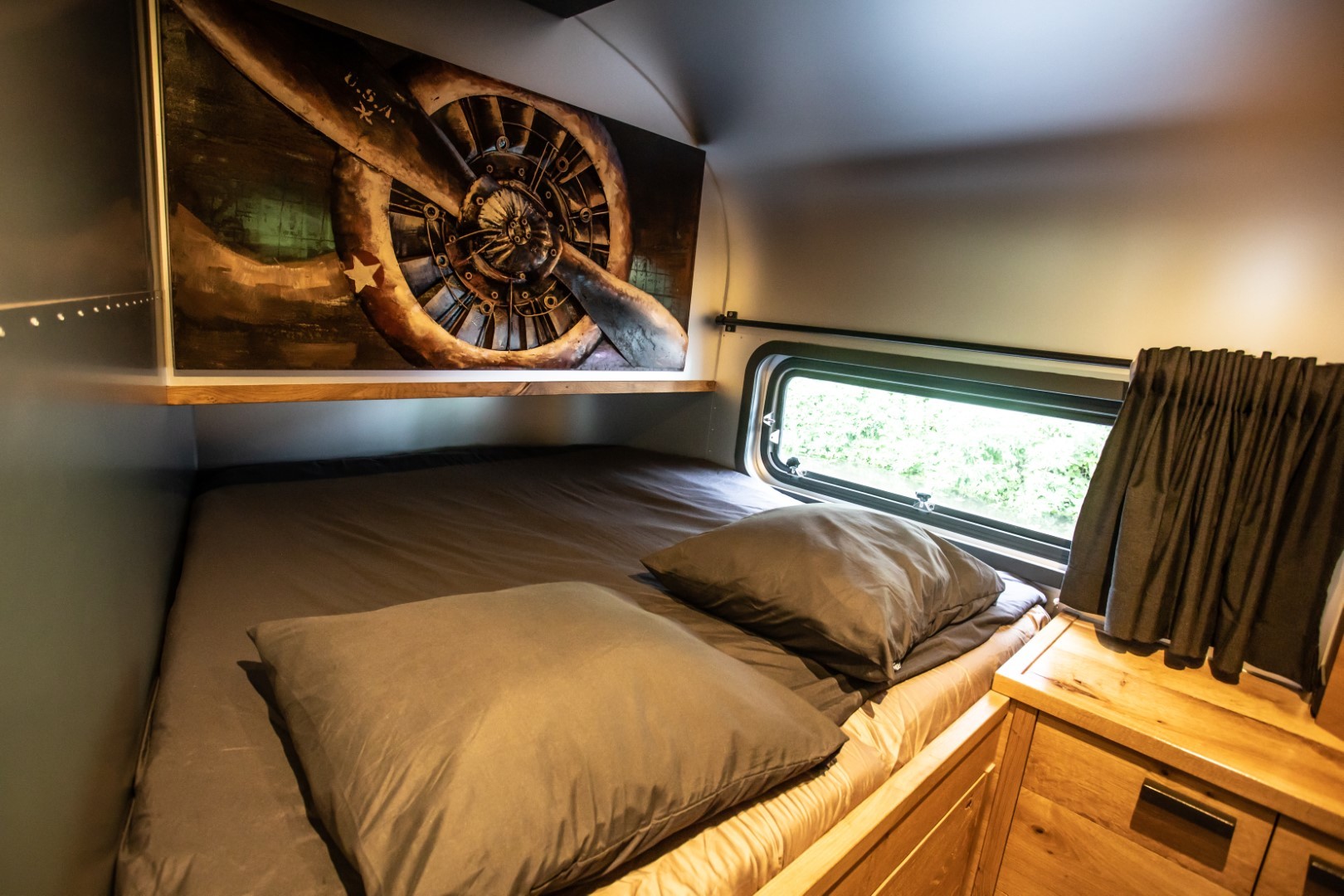 The Coon 1000 Houseboat