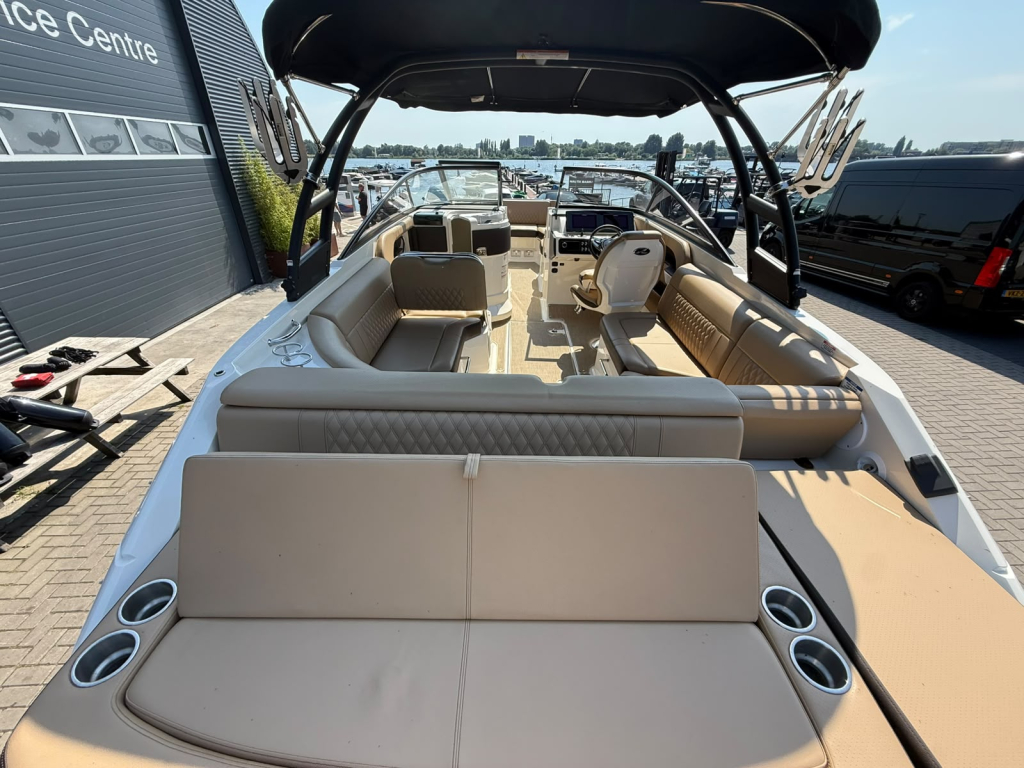 Sea Ray SLX 250