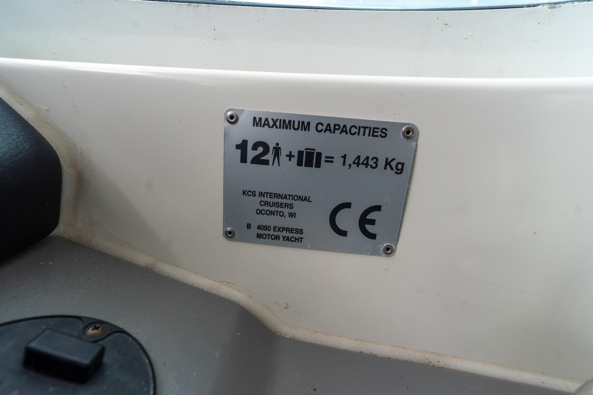 Cruisers Yachts 415 Express Motoryacht