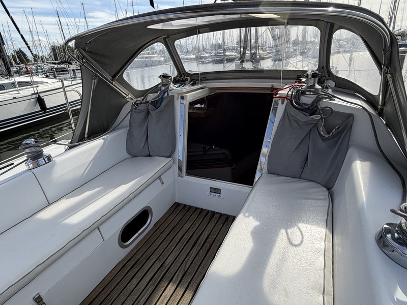 Catalina 320