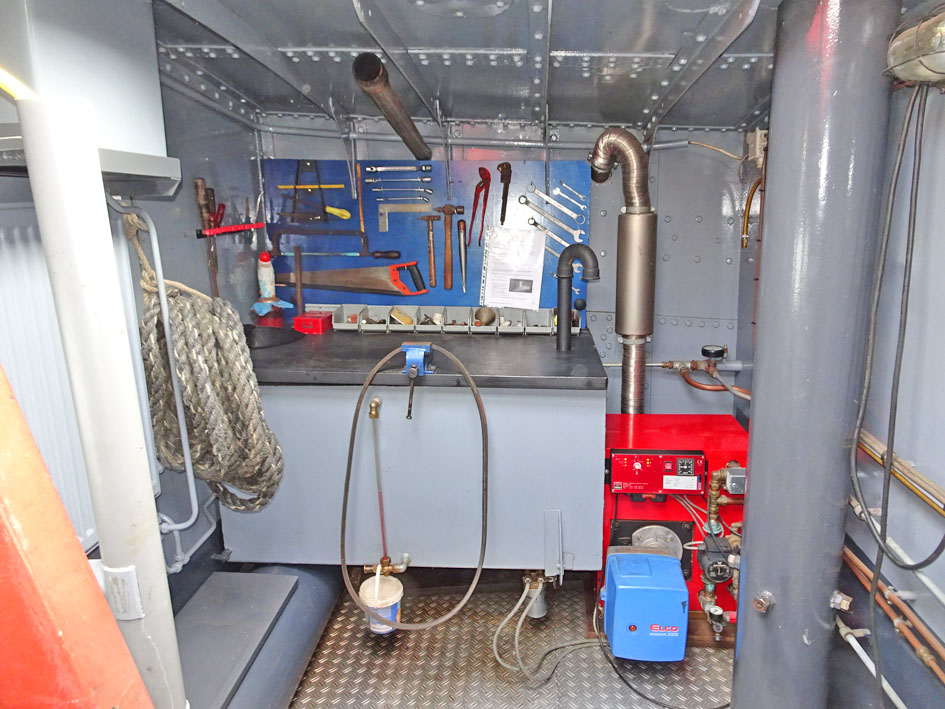 Motortjalk 21.40, met UBC