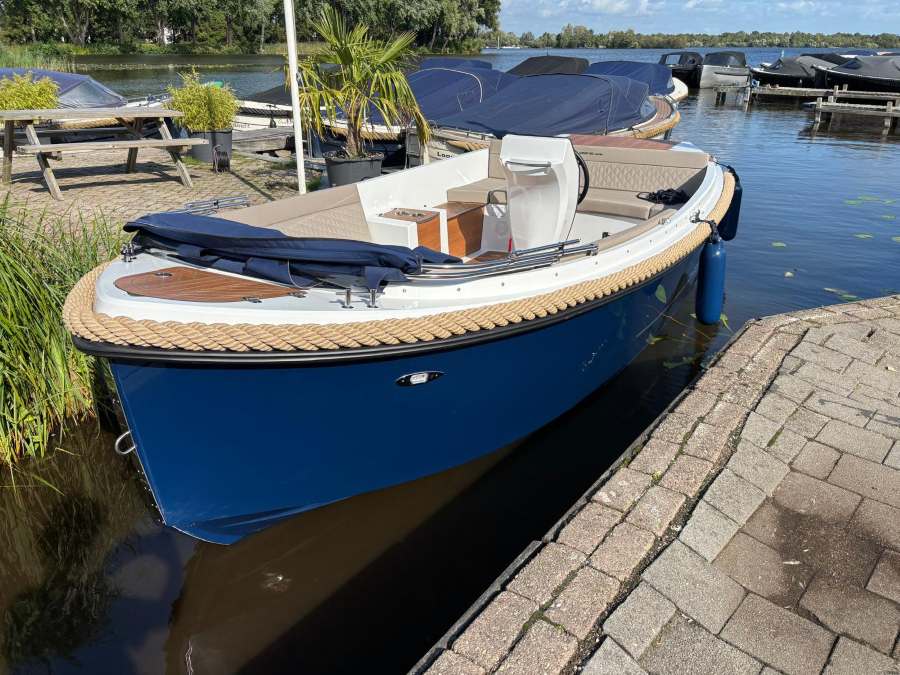 Corsiva 650 Tender Vaarklaar suzuki 30pk ACTIE  